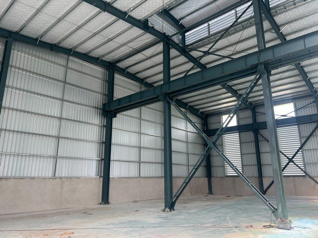 ให้เช่าโรงงาน 2,100 ตร.ม. มี 4 โกดังให้เลือก ต.คลองกิ่ว อ.บ้านบึง จ.ชลบุรี ขอใบอนุญาต ร.ง 4 ได้