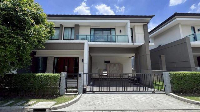 M650451ให้เช่าบ้านเดอะซิตี้พระรามเก้า กรุงเทพกรีฑาthe city rama 9 krungthep kreetha  รายละเอียด แถมเฟอร์นิเจอร์ ครบ พร้อมอยู่  (家具齐全) 4ห้องนอน/4ห้องน้ำ/1ห้องแม่บ้าน(卧室：4  / 卫室: 4) บ้านเดี่ยว 2ชั้น( 楼层：2) พื้นที่ใช้สอย 262ตารางเมตร(使用面积：262 平方米) จอดรถได้ 2 คัน ฟรีค่าส่วนกลางหมู่บ้าน -ราคา ค่าเช่า 100,000 บาท / เดือน (租金：100,000 泰铢/月) ประกันค่าเสียหาย 2เดือน ล่วงหน้า 1เดือน โทร: แหม่ม083​ 459 2878ID Line:madosiam5678หรือคลิกลิงค์ไลน์https://l