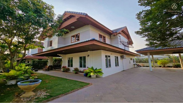 For Sale บ้านเดี่ยว 124 ตรว. ม.มณฑลทิพย์  ติดถนนพุทธมณฑลสาย 4 บ้านด้านหน้าติดถนน ด้านหลังติดน้ำ อากาศดีมากๆ ใกล้มหิดลศาลายาเพียง 5 นาที กระทุ่มล้ม สามพราน นครปฐม เดินทางสะดวก เข้ากรุงเทพใกล้นิดเดียว ที่อยู่ : ม.มณฑาทิพย์ กระทุ่มล้ม 17 ถ.พุทธมณฑลสาย4 ต.กระทุ่มล้ม อ.สามพราน จ.นครปฐมพิกัด : 13.7399746835429, 100.32929922177549สนใจติดต่อ คุณรัช 097 124 4363 Line id : Assisterhomeลักษณะ • บ้านเดี่ยว 2 ชั้น พร้อมอยู่ (หน้าติด