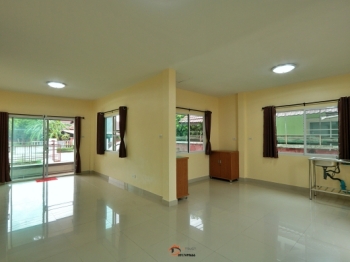 ขายบ้านเดี่ยว เค.ซี.สุวินทวงศ์2 (K.C. suwinthawong2) พื้นที่68ตารางวา สภาพดี  หน้าโครงการ ตรงข้ามสวน