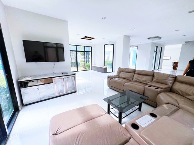 MRT หลักสอง 4.5 กม.ให้เช่า คฤหาสน์เดี่ยว 3ชั้น 100 ตร.ว.ตลาดน้ำคลองลัดมะยม 534 ม. 300 ตร.ม. ติดถนนใหญ่ 3นอน 4น้ำ สมาคมชาวปักษ์ใต้ 1กม.ถ.