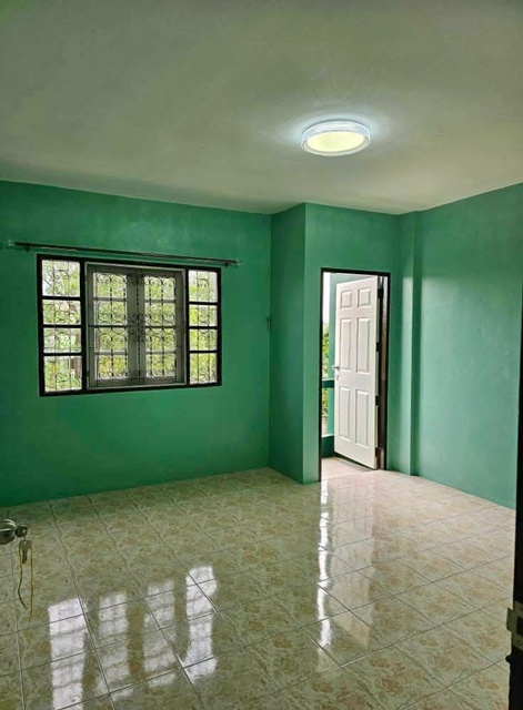 ใหม่ พึ่งเสร็จ 20 ตร.วา. 3 นอน เซ็นทรัล พระราม 2 2.1กม. ให้เช่าทาวน์โฮม 3 ชั้น  BTSวุฒากาศ-ตลาดพลู