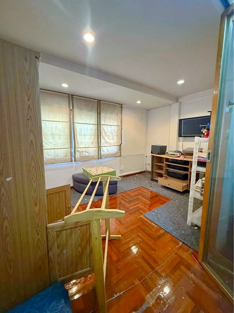 ให้เช่าบ้านหลังมุม 3ชั้น 3-4จอดรถ ลาซาล28-34 ถ.สุขุมวิท105 BTSบางนา 1.6กม. 30 ตร.วา. 360 ตร.ม. ตลาดลาซาล2000 400 ม. แยกลาซาลตัดใหม่  3 นอน 