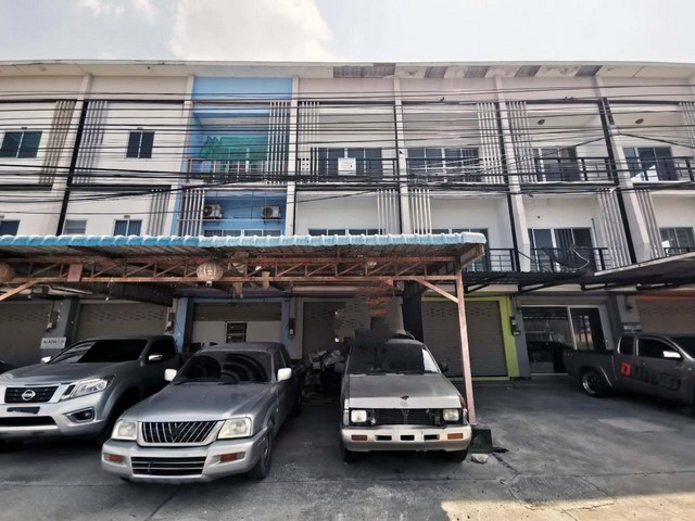 ขาย อาคารพาณิชย์ 3 ชั้น ถนน เลียบทางรถไฟ บางละมุง ชลบุรี PTT00516