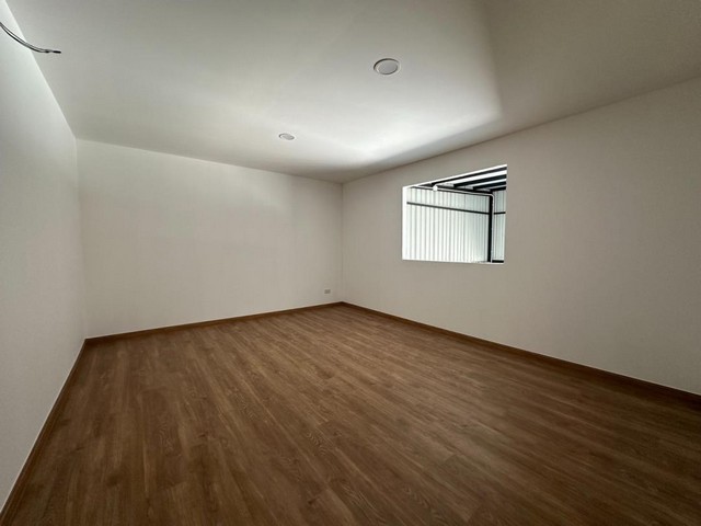 ให้เช่าโกดัง พื้นที่ 170 ตร.ม. พร้อมออฟฟิศ ถนนสุขุมวิท ใกล้ BTS อ่อนนุช