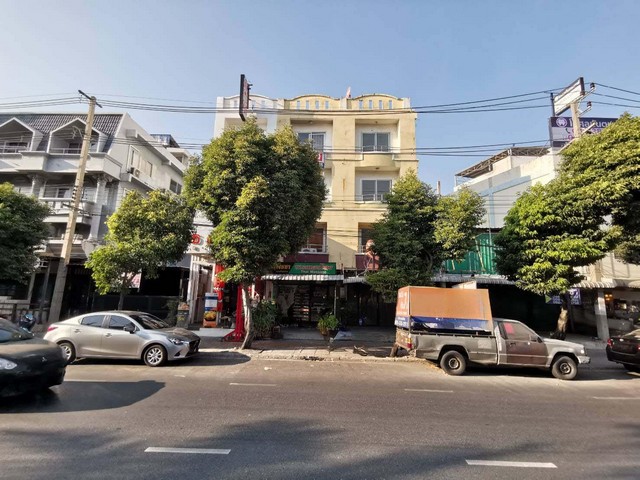 ขาย ตึกแถว 4 ชั้น ถนน ลงหาดบางแสน เมืองชลบุรี PTT00491