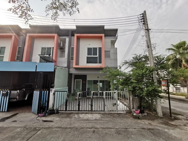 เซ็นทรัล รามอินทรา 2.6 กม.MRTราชภัฏพระนคร 500ม.ให้เช่าทาวน์เฮาส์หรู 2 ชั้น 256ตร.วา. 26ตร.ม. ไอทีสแควร์ หลักสี่ แหล่งเศรษฐกิจ