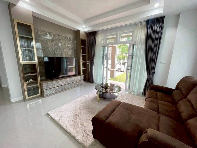 ให้เช่าบ้านเดี่ยว 2 ชั้น พร้อมอยู่ เฟอร์ครบ สันกำแพง