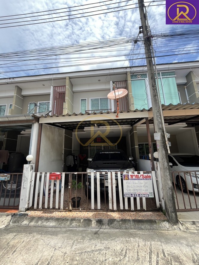 ขายทาวน์เฮาส์ 2 ชั้น 2 ห้องนอน 2 ห้องน้ำ ใกล้นิคมอุตสาหกรรมอมตะเฟส 4 ทำเลทองแหล่งอำนวยความสะดวกมากมาย ต.ดอนหัวฬ่อ อ.เมืองชลบุรี จ.ชลบุรี