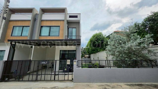 ายทาวน์โฮม 2 ชั้น หลังมุม หมู่บ้านพฤกษาไพร์ม 94 พหลโยธิน-สายไหม เนื้อที่ 27.8 ตร.ว. ขายเพียง 2,450,000 ล้านบาท