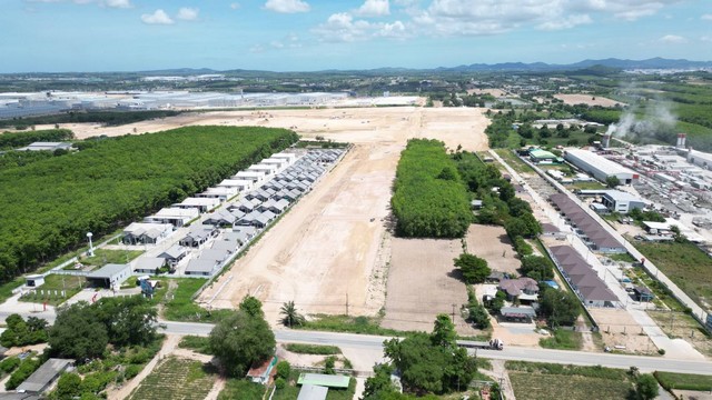 ขายที่ดินนิคมพัฒนาระยอง ขายที่ดินติด WHA  ที่ดินถมเสมอ พื้นที่ดิน 11-3-95 ไร่ 