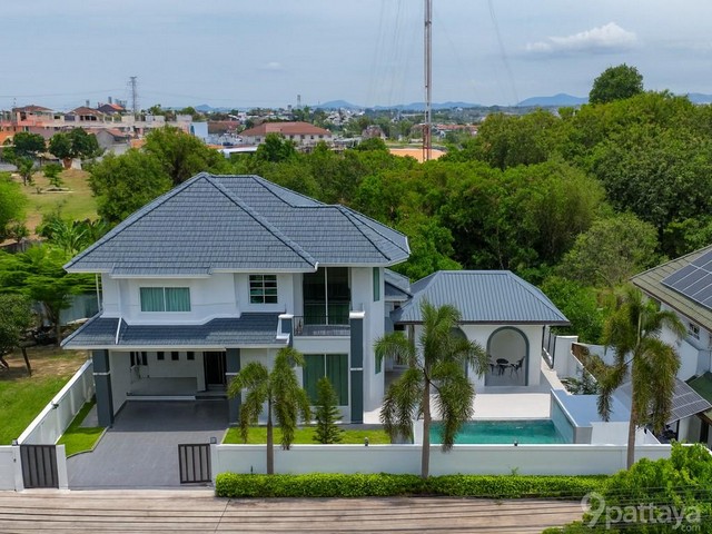 ขายบ้านเดี่ยว 2 ชั้น ย่านชลบุรี หมู่บ้านกรีนฟิลวิลล่า 2 บ้านพร้อมสระว่ายน้ำส่วนตัว 