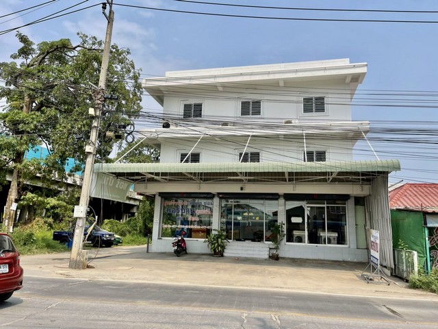  ให้เช่าตึกแถว 3 ชั้น 3 คูหาทะลุกัน 720 ตารางเมตร 8 ห้องนอน 5 ห้องน้ำ  จอดรถได้ 10 คัน   อนามัยงามเจริญ