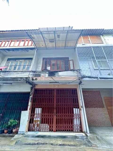 ให้เช่าตึกแถว 3 ชั้น 25 ตร.วา. 300 ตร.มรร.นานาชาติเรนทรี 600 ม. พร้อมเฟอร์ฯ แอร์  2นอน 2น้ำ ตลาดนางลิ้นจี่ 650 ม. สาธร BRT ถนนจันทน์ 200 ม.