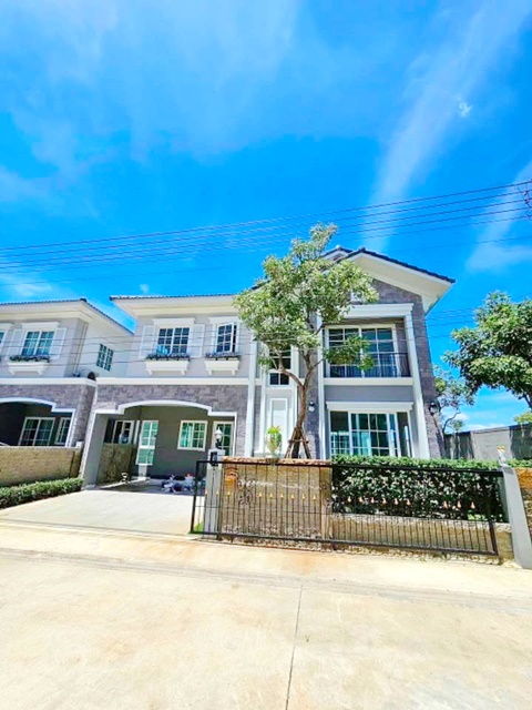 ฟิวเจอร์พาร์ค รังสิต700ม. พร้อมเฟอร์ฯ 4นอน BRTรังสิต 2.4กม. ให้เช่าบ้านเดี่ยวหรู 2 ชั้น 3 น้ำ 210 ตร.ม. 51 ตร.วา. แอร์ รังสิต-นครนายกคลอง1  