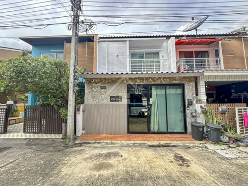 ทาวน์โฮม 2 ชั้น เดอะ ทรัสต์ ทาวน์ ราชพฤกษ์ - รัตนาธิเบศร์