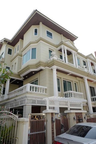 ขายบ้านเดี่ยว4ชั้นซอยประชาอุทิศ 23 ย่าน รัชดา ห้วยขวาง เหม่งจ๋าย ใกล้แหล่งโรงเรียนนานาชาติ   