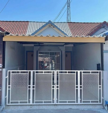 ทาวน์เฮ้าส์มือสอง รีโนเวทใหม่ หมู่บ้านประทานพร ศรีราชา ชลบุรี FP-H01270 