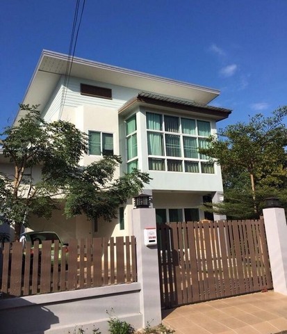 บ้านสองชั้นให้เช่า ในหมู่บ้านธารดง กาดฝรั่ง เชียงใหม่