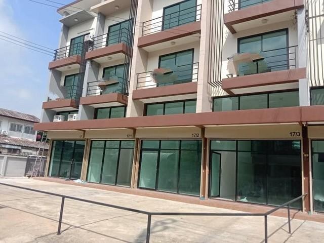 ให้เช่าทาวน์โฮม3.5ชั้น212ตร.ม.ย่านรามอินทราFashion Island เหมาะสำหรับออฟฟิศออนไลน์ไลฟ์ขายของใกล้MRTรามอินทรากม.9 