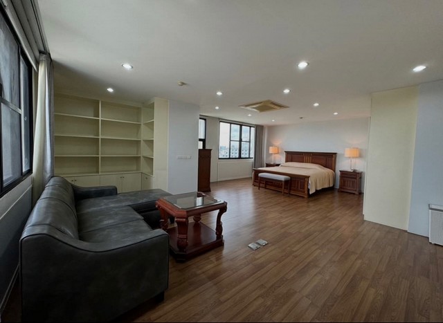 ให้เช่าคอนโด 3 ห้องนอน ริเวอร์ไรน์ เพลส นนทบุรี พื้นที่ 218 ตร.ม. วิวริมแม่น้ำเจ้าพระยา เฟอร์ครบ