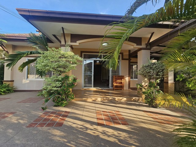 ขายพูลวิลล่า พร้อมเฟอร์นิเจอร์ ขนาด 87 ตร.วา  มีพื้นที่หลังบ้าน ข้างบ้าน ร่มรื่นไปด้วยต้นไม้