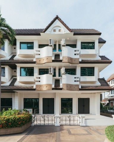 HR2877ให้เช่าทาวน์โฮม 3 ชั้น โครงการ Regent 71 Place ซอยสุขุมวิท 71 ใกล้BTS พระโขนง เดินทางสะดวก