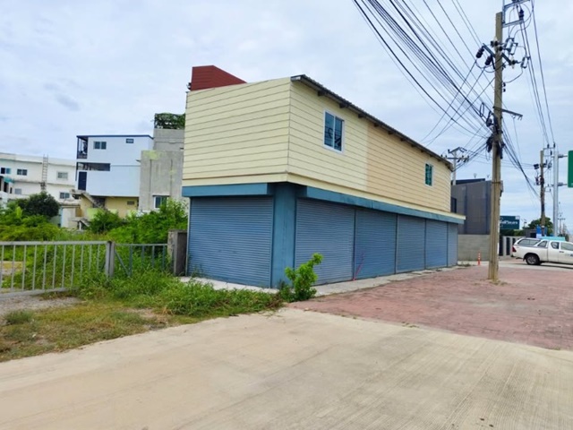 ให้เช่าอาคาร 2 ชั้น  ติดถนนใหญ่ เหมาะทำร้านหรือออฟฟิศ Lotusพระราม2 2.13กม. เลียบทางด่วนสะแกงาม เซ็นทรัล พระราม2 4 กม. บิ๊กซี โฮมโปร