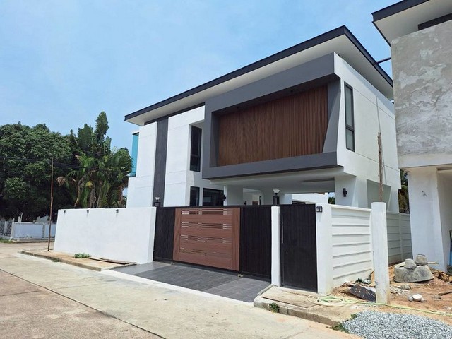 ขายบ้านสวยพัทยา ซอยสยามคันทรีคลับ บางละมุง ชลบุรี FP-H01290 