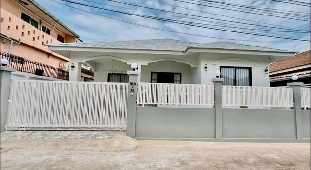 หลุดจอง บ้านเดี่ยวทำเลดี น้ำไม่ท่วม ห่างจากถนนสุขุมวิท69 พัทยาเพียง 400 เมตร