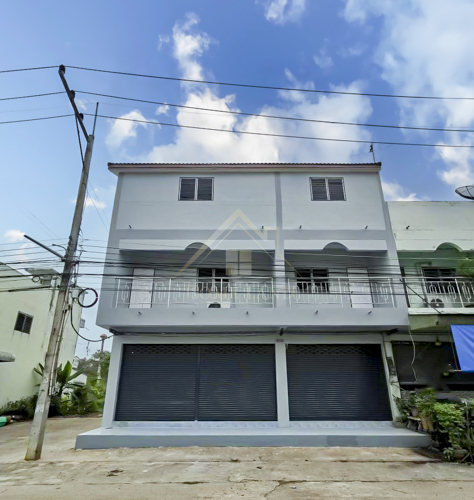 อาคารพาณิชย์ 3 ชั้น 2 คูหา หลังมุม ใกล้โรบินสัน ไลฟ์สไตล์ บ่อวิน