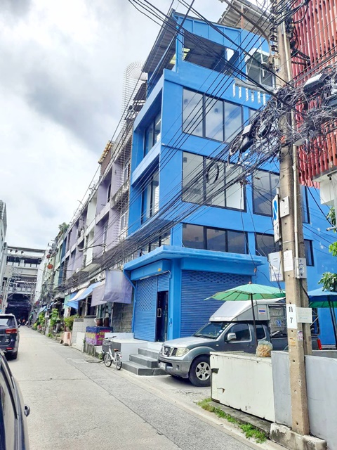 เพียง 70 ม. จาก 7-Eleven อ่อนนุช อาคารออฟฟิศกระจกทั้งหลัง 5 ชั้น ห้องมุม ทำเลทอง สุขุมวิท 89–99 BTSบางจาก และเพียง 5 ก้าวถึง 