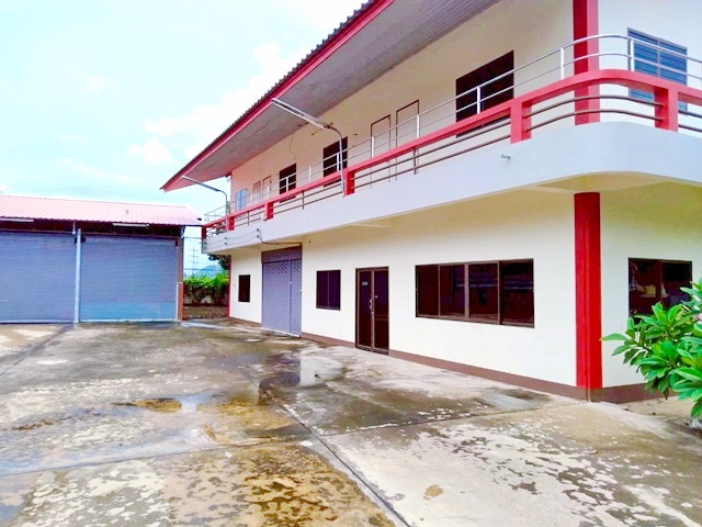 ราชบุรี 3.9 กมให้เช่าโกดัง พร้อมออฟฟิศ 2 ชั้น โรบินสัน 720ตร.ม.ปตท.ดอนตะโก 490ม.ที่ดิน 400ตรว. 1ไร่  ริมถนน ราชบุรี  6 ล้อ ถ.เพชรเกษม