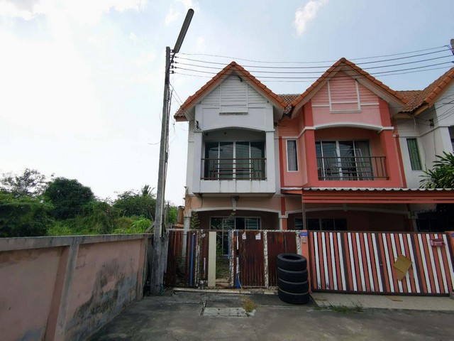 ขาย ทาวน์เฮ้าส์ 2 ชั้น ปารียา พาร์ค ศรีราชา ชลบุรี 