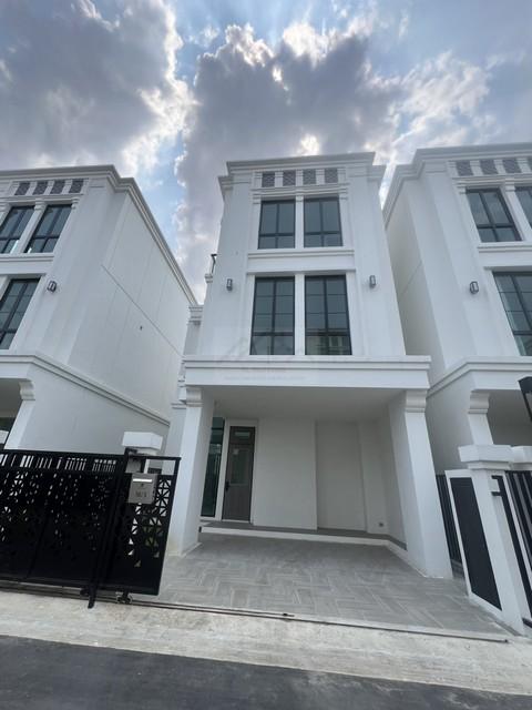 ให้เช่าบ้านเดี่ยว 3 ชั้น 327 ตร.ม. The Master เอกมัย-สุคนธสวัสดิ์ ซอยสุคนธสวัสดิ์ 25 ( ไม่มีเฟอร์ )