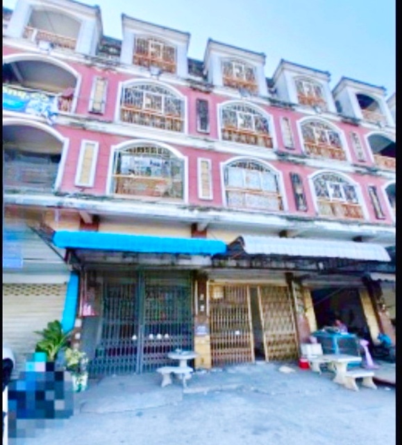 วัดบางปิ้ง 1.9 กม. ตลาดฟ้าใส 800ม. ขาย-ให้เช่า อาคารพาณิชย์  2 คูหา 4 ชั้น  ถ.เศรษฐกิจ 1 ติดถนนใหญ่ ทำเลทอง 4 นอน 8 น้ำ ถเพชรเกษม   