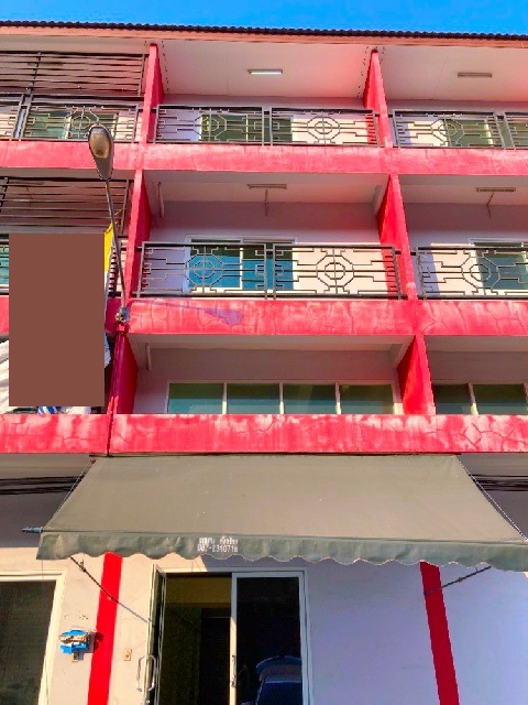  แม็คโคร กัลปพฤกษ์ 1.5 กม.บิ๊กซี กัลปพฤกษ์ 1.2 กม.ให้เช่าอาคารพาณิชย์ 3.5 ชั้น มีชั้นลอย 19 ตร.วา.MRT บางหว้า 4.8  กม. สำเพ็ง2  299 ตร.ม.