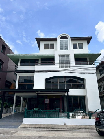 FOR RENT หมู่บ้านทาวน์อินทาวน์ ถ.ศรีวรา  พื้นที่ใช้สอย 500+ ตรม. จดบริษัทได้