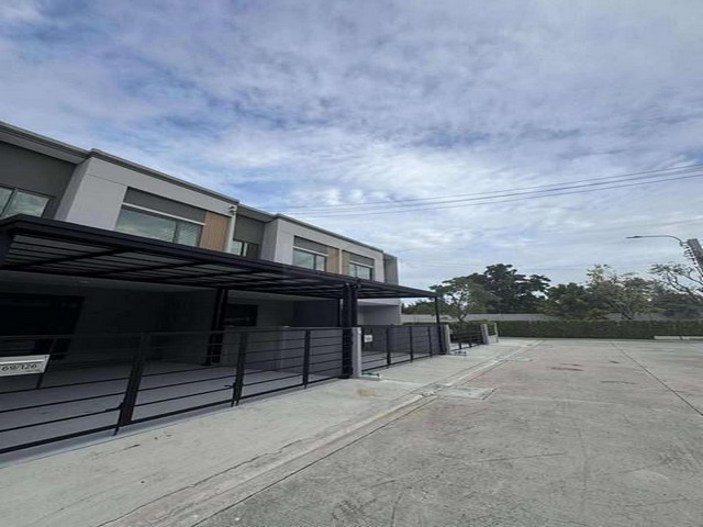 ให้เช่าทาวน์โฮม 2 ชั้น ย่านบางนา โครงการ พลีโน่ สุขุมวิท-บางนา2 ถนนบางนา-ตราด ใกล้เมกะบางนา