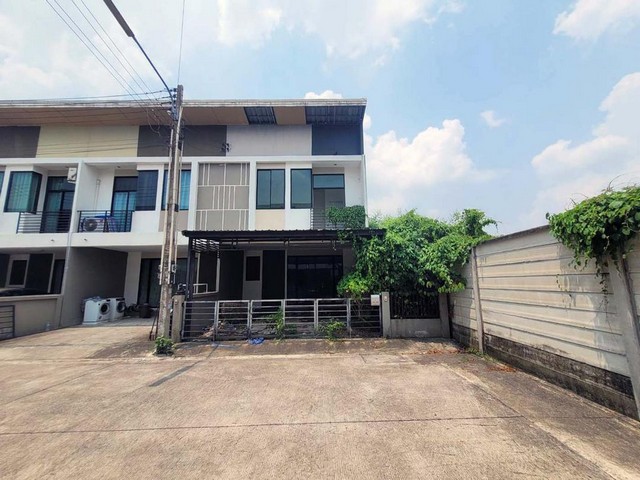 ขาย ทาวน์เฮ้าส์ เดอะทรัสต์ทาวน์ บ่อวิน ศรีราชา ชลบุรี PTT68-13253