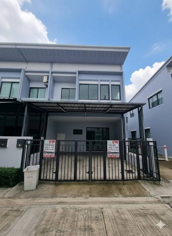 ขายทาวน์เฮ้าส์2ชั้น หมู่บ้านแกรนด์ดิตี้ พุทธมณฑลสาย7 หลังมุมสถานที่ตั้ง 99ทับ103 ต.ท่าตลาด อ.สามพราน จ.นครปฐมเนื้อที่ดิน 18.4ตรว. พื้นที่ใช้สอย 113ตรม.ราคาขาย 2,590,000บาทค่าใช้จ่ายในวันโอนคนละครึ่งขนาด 3ห้องนอน 2ห้องน้ำ 1ห้องครัว 1ห้องรับแขก 1ที่จอดรถสถานที่ใกล้เคียง-เซ็นทรัลศาลายา-รร.นาคประสิทธิ์-รร.นายร้อยสามพราน-วัดบางช้างเหนือ-ตลาดสามพรานสอบถามโทร 0813953999 เตชิต