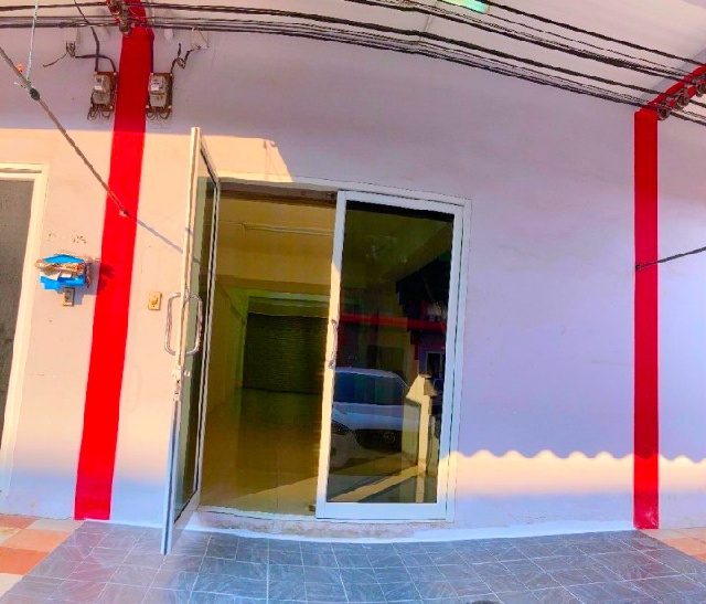 สำเพ็ง2 ให้เช่าอาคารพาณิชย์ 3.5 ชั้น แม็คโคร บิ๊กซี กัลปพฤกษ์ 1.2กม.MRT บางหว้า 4.8  กม. มีชั้นลอย 18 ตร.วา.290 ตร.ม.  เดอะมอลล์ 3 กม.