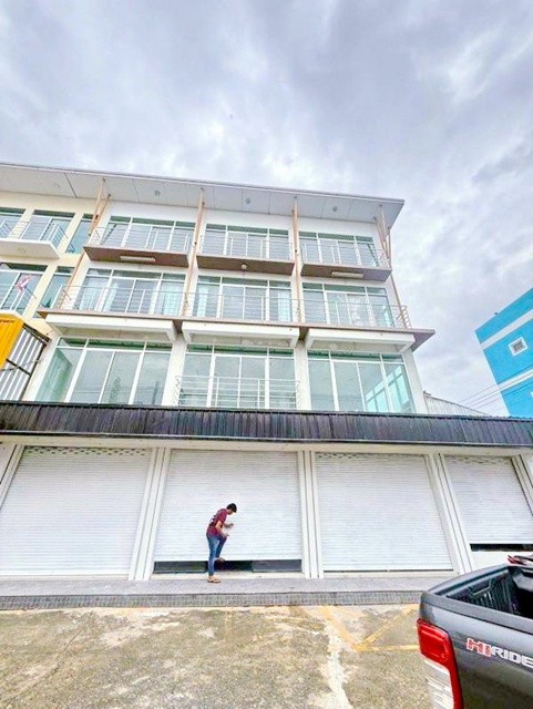 สุขาภิบาล5 ทำเลเด่น ตกแต่งสวย 2 นอน 7 น้ำ ตลาดวงศกร ให้เช่าอาคารพาณิชย์ 3 คูหาครึ่ง 4 ชั้น 76 ตร.วา.สายไหม 1.2 กม.