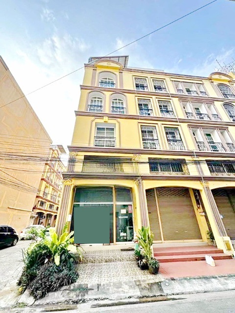 หลังมุม 18 ตร.วา.MRT ศรีลาซาล 300 ม ให้เช่าตึกแถว 4 ชั้น​ครึ่ง300 ตร.ม.​มีดาดฟ้า ลาซาล ​56-60 3 นอน ทำเลทอง ย่านลาซาล-บางนา4 โฮมออฟฟิศ