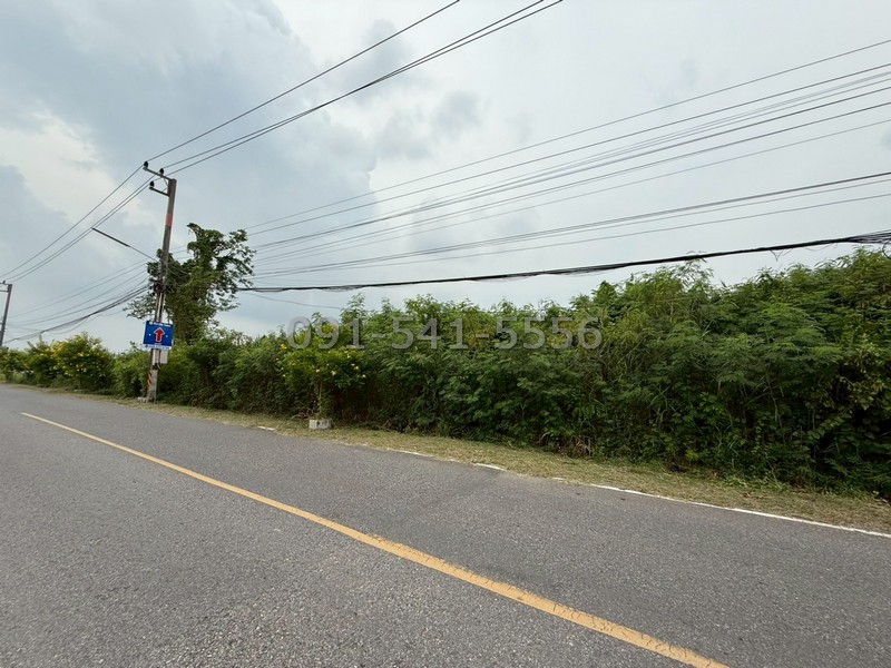 ขายที่ดิน 3 แปลงติดกัน 16 ไร่ ริมถนน ใกล้วัดหลวงพ่อโสธร ตรงข้ามหมู่บ้านมารวย ฉะเชิงเทรา การเดินทางสะดวกใกล้แหล่งชุมชน