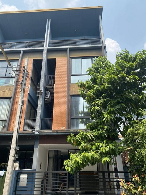 ให้เช่าทาวน์โฮม 3 ชั้นครึ่งหลังมุม 220 ตร.ม. โครงการ haus35 ติดทางขึ้นลงทางด่วน ใกล้ Central แจ้งวัฒนะ, Impact เหมาะอยู่อาศัยหรือทำออฟฟิศ