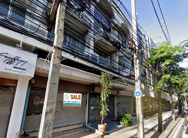 อาคารพาณิชย์ 4.5 ชั้น ซอยลาดพร้าว 118 ติดถนนลาดพร้าว ติดสถานีรถไฟฟ้ามหาดไทย ตรงข้ามฟู้ดแลนด์ 