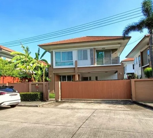 ให้เช้าบ้านเดี่ยว  67 ตรว. พื้นที่ใช้สอย 167 ตรม. 3 ห้องนอน 3 ห้องน้ำแอร์ 4 เครื่อง ใกล้สนามบินสุวรรณภูมิ