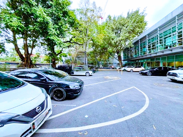 ตลาดเอกมัย 900ม. ฟู้ดแลนด์ ให้เช่าพื้นที่ธุรกิจ อาคาร 2 ชั้น 200 ตร.ม. นานาชาติสิงคโปร์เอกมัย 750 ม.ติดถนนใหญ่  โชว์รูมสินค้า 