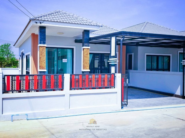 ขายบ้านแฝดชั้นเดียวหนองหงส์ชลบุรี บ้านแฝดชั้นเดียวสไตล์มินิมอล โครงการพานาปาร์ค  หนองหงษ์ ซอย 17 ฟรีเฟอร์ฯ ทั้งหลัง 